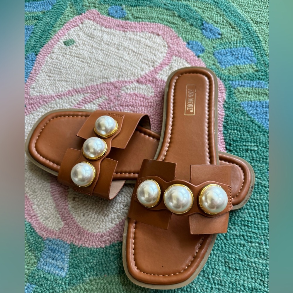 Ann More 3 Pearl tan sandals. Size 9 - Picture 4 of 6